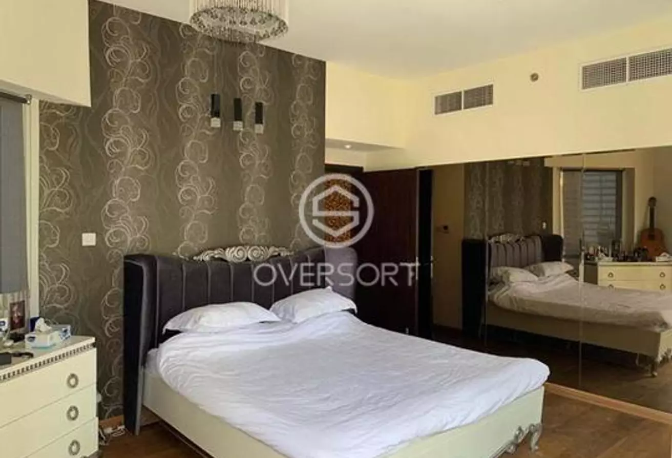 1 bedroom Concorde Tower