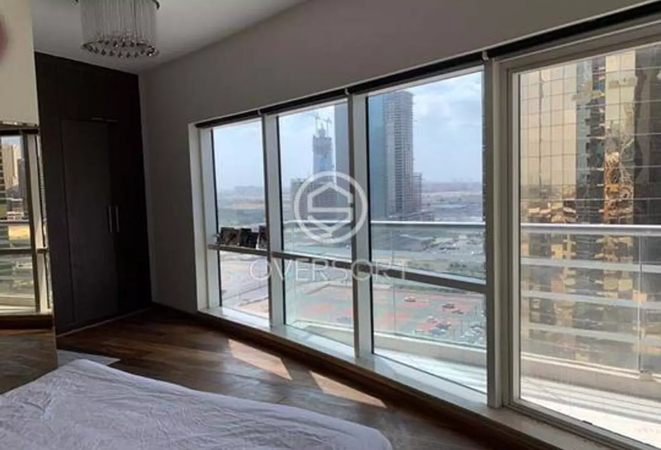 1 bedroom Concorde Tower