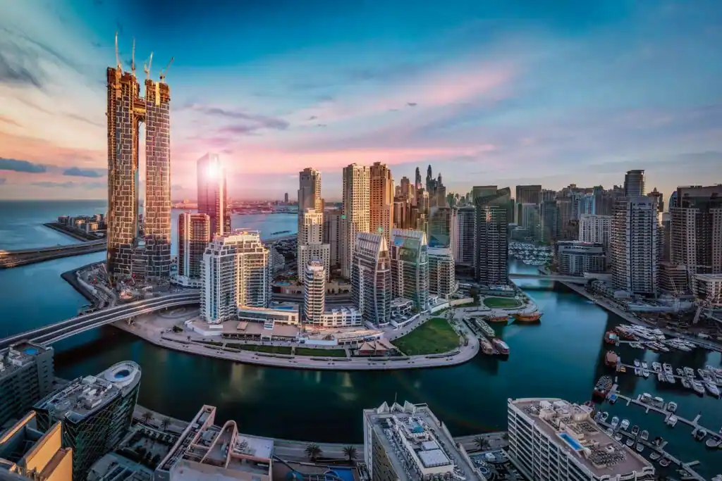 مشاور املاک جهت خرید ملک در دبی